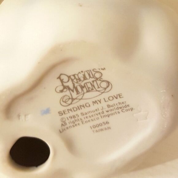 PRECIOUS MOMENTS "Sending My LOVE” Porcelaine Figurine * 1995 NEW - Picture 6 of 10